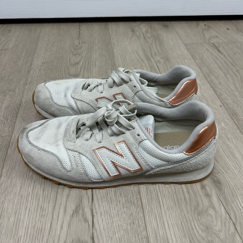 New‎ Balance 373 Women’s Rose Gold & White Sneakers